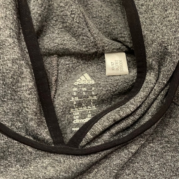 Adidas Like New w/thumb cutouts - Picture 1 of 6